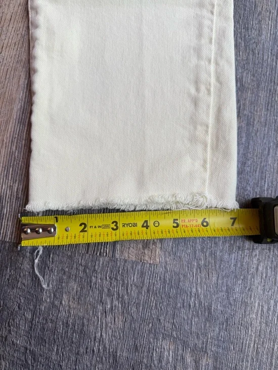 Levi’s Women’s High Rise Straight 29” Light Pale Yellow Jeans Pants Summer - Picture 6 of 7